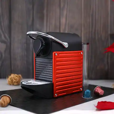 Nespresso Pixie Electric Red